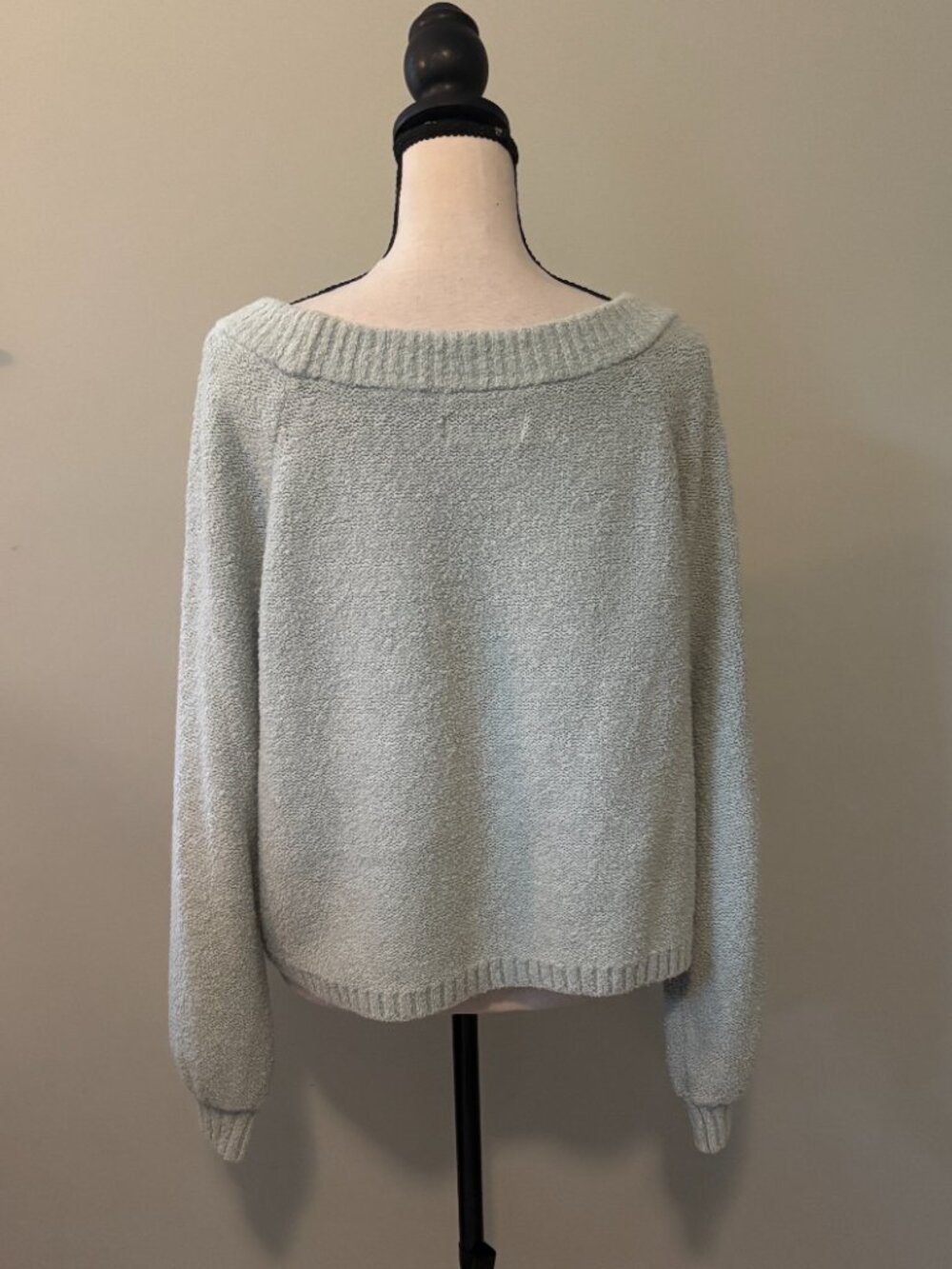 Clearance Hollister Sage Boat Neck Popcorn Knit Sweater M - Picture 3 of 6